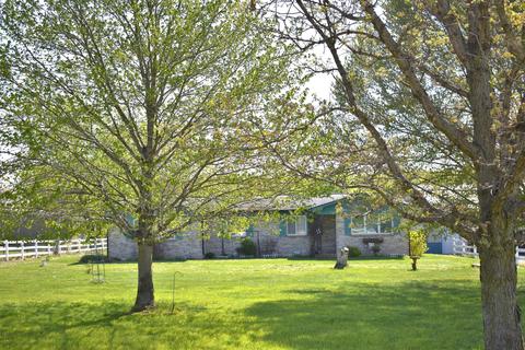 10611 N Little Point Rd, Stilesville, IN 46180