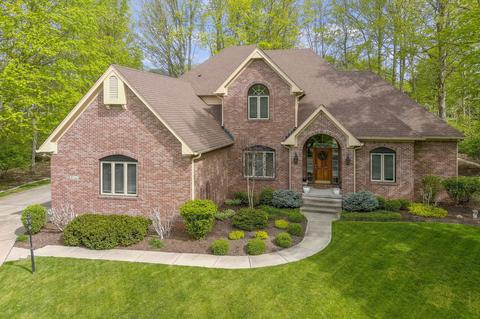 8741 Admirals Woods Cir, Indianapolis, IN 46236