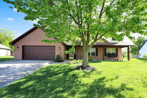 7951 Meadow Bend Cir, Indianapolis, IN 46259