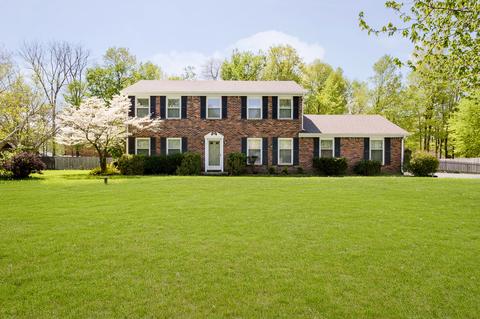 8205 Dogwood Ct, Plainfield, IN 46168