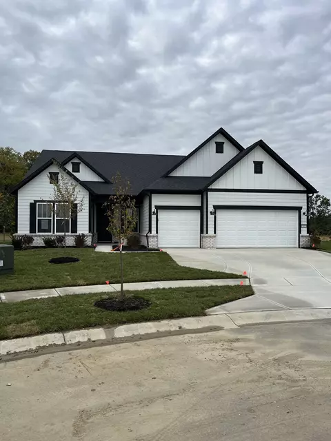 15032 Carbine Cir, Westfield, IN 46074