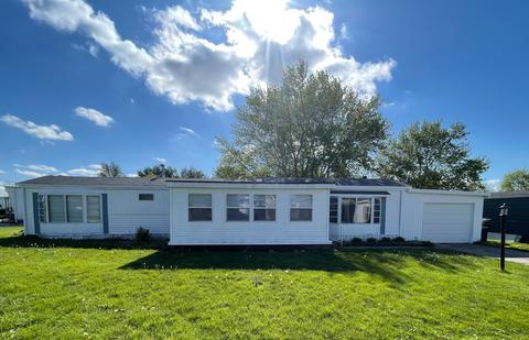 10 Lincoln Cir, Elwood, IN 46036