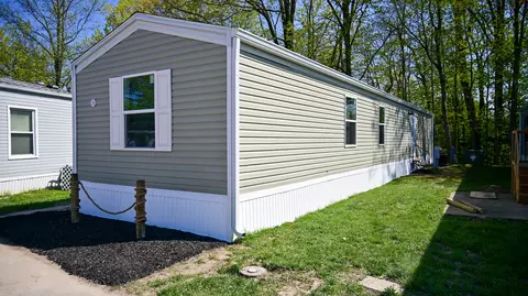 31 Blue Water Dr, Cicero, IN 46034