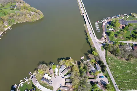 31 Blue Water Dr, Cicero, IN 46034