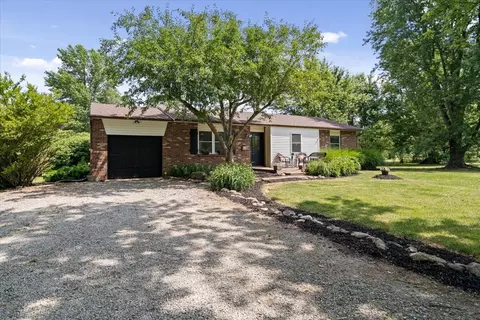 1875 S 1100 E, Zionsville, IN 46077