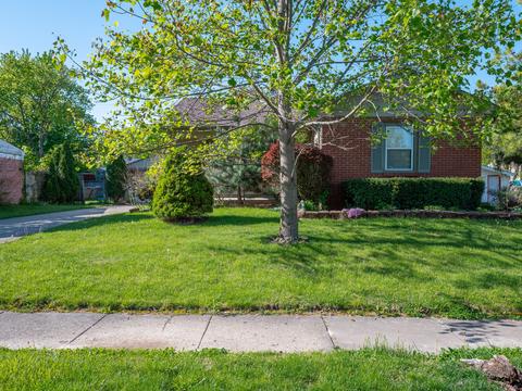 8113 E 34th Pl, Indianapolis, IN 46226