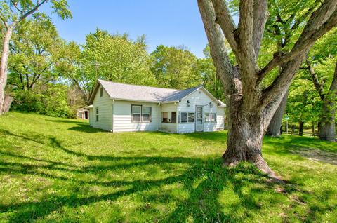 7500 E Spring Lake Rd, Mooresville, IN 46158