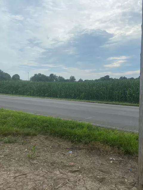 100 W Witt Rd, Lebanon, IN 46052