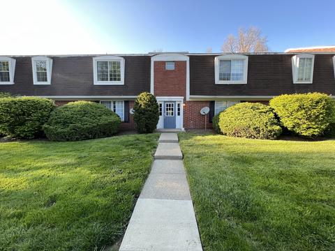 922 Hoover Village Dr #D, Indianapolis, IN 46260