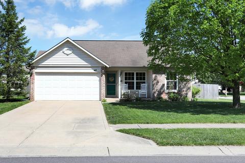 48 Hilltop Farms Blvd, Whiteland, IN 46184