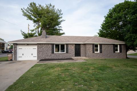 2211 Lockerbie Dr, Columbus, IN 47203