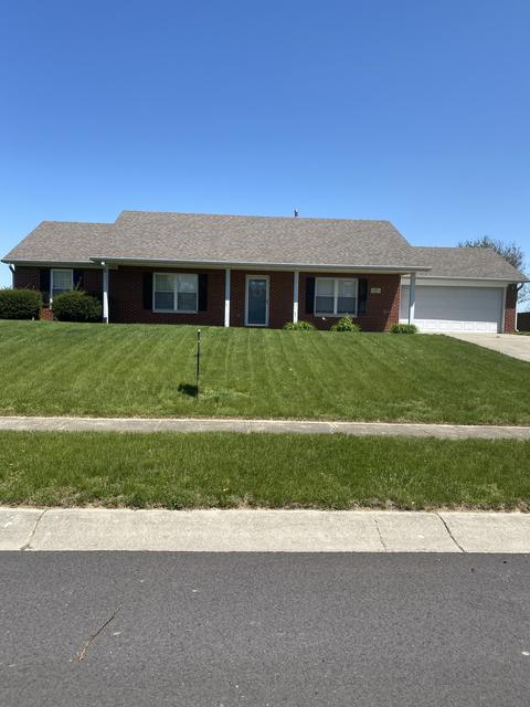 376 Schoolhouse Ln, Bargersville, IN 46106