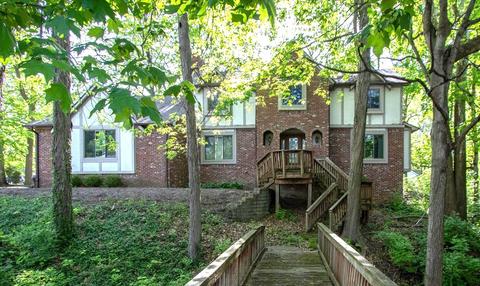 680 Sugarbush Dr, Zionsville, IN 46077
