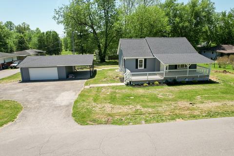 705 E North St, Westport, IN 47283