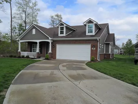 981 Blossom Ct, Greenfield, IN 46140
