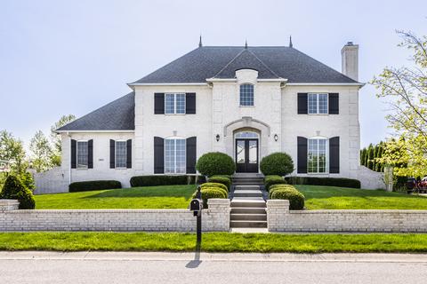 6635 E Deerfield Dr, Zionsville, IN 46077