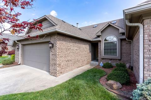 752 Stonemill Dr, Greenwood, IN 46143