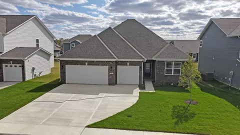 345 Carrick Glen Blvd, Pendleton, IN 46064