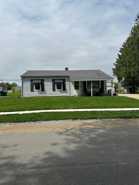 1106 Fairlane Dr, Lebanon, IN 46052