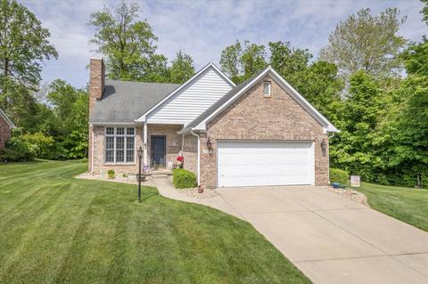 1040 Stave Oak Dr, Beech Grove, IN 46107