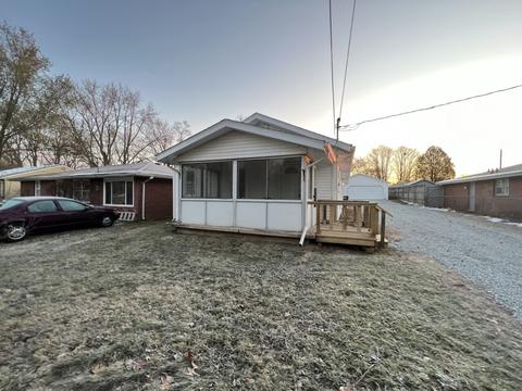 726 Ellenhurst Dr, Anderson, IN 46012