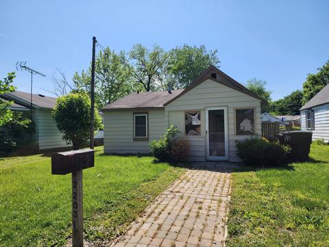 2203 S Eaton Ave, Muncie, IN 47302