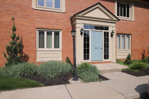 8520 Canterbury Sq E # d, Indianapolis, IN 46260