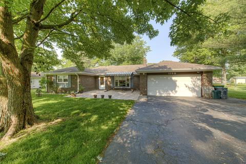 1188 Ledgewood Ln, Avon, IN 46123