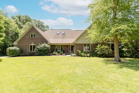 1400 Hickory Hill Dr, Franklin, IN 46131