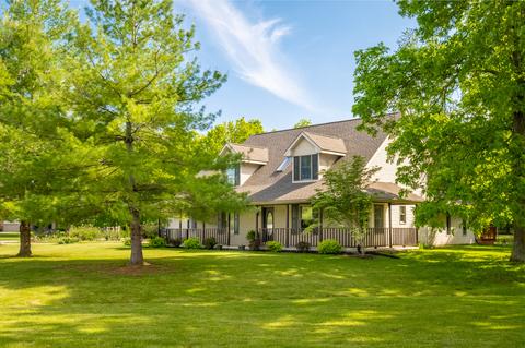 5001 Oakwood Dr, Columbus, IN 47203