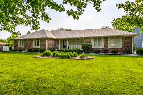 777 Whispering Trl, Greenwood, IN 46142
