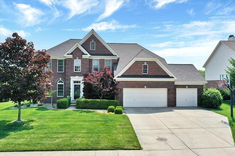 4296 Honeysuckle Ln, Zionsville, IN 46077