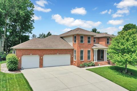 4392 Osprey Dr, Columbus, IN 47203