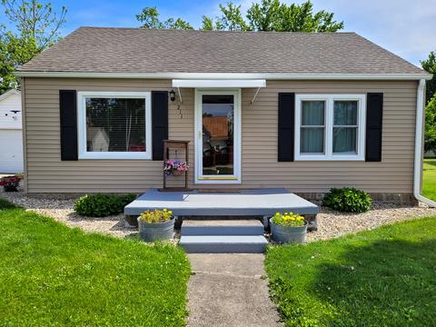 211 Main St, New Market, IN 47965