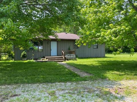 7148 N Sugar Creek Rd, Thorntown, IN 46071