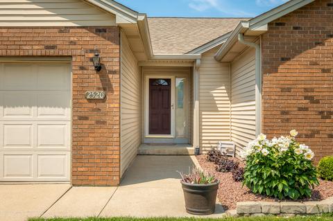 2520 Cedar Ridge Dr, Columbus, IN 47203 photo 2