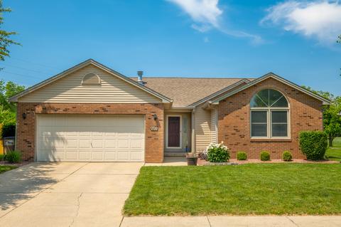 2520 Cedar Ridge Dr, Columbus, IN 47203