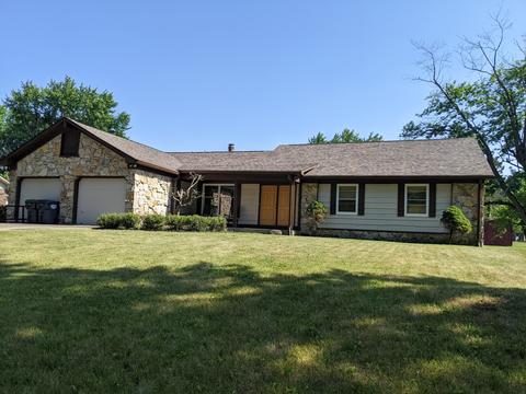 807 Merry Ln, Greenwood, IN 46142