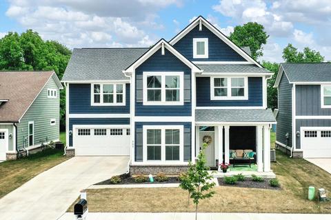 305 Thomas Point Dr, Fortville, IN 46040