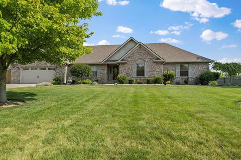 5112 Pine Bluff Dr, New Palestine, IN 46163