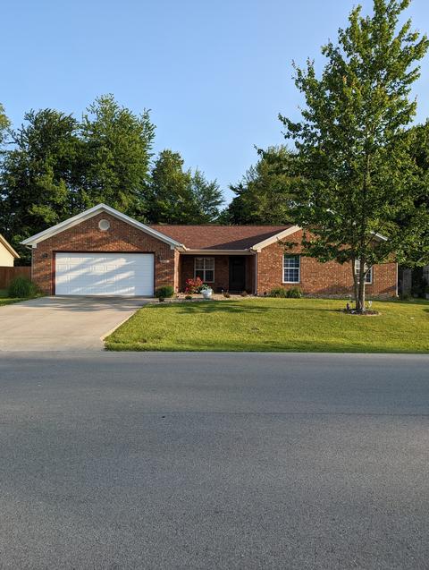 664 E Main Street Cir, Crothersville, IN 47229