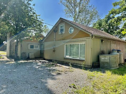 111 Crenshaw Dr, Saint Paul, IN 47272