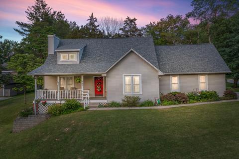 683 Kinney Ln, Columbus, IN 47201