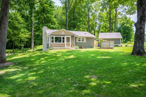 3875 S Smokey Row Rd, Greenwood, IN 46143