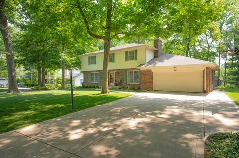 419 Woodland West Dr, Greenfield, IN 46140