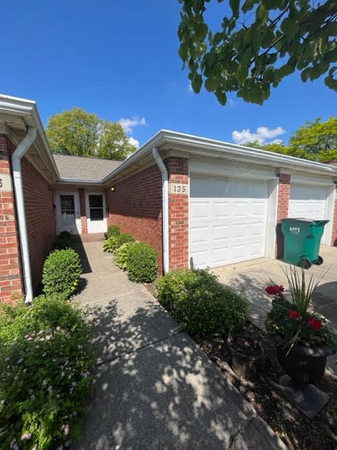135 Lakeshore Dr, Lebanon, IN 46052