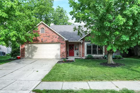 10766 Briar Stone Ln, Fishers, IN 46038