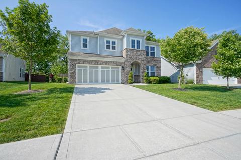 8552 N Deer Hill Dr, Mccordsville, IN 46055