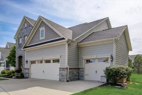 14901 Harbour Ridge Cir, Carmel, IN 46033