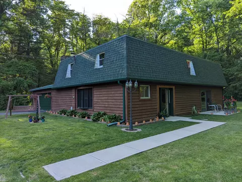 2764 N Woodvale St, Terre Haute, IN 47803